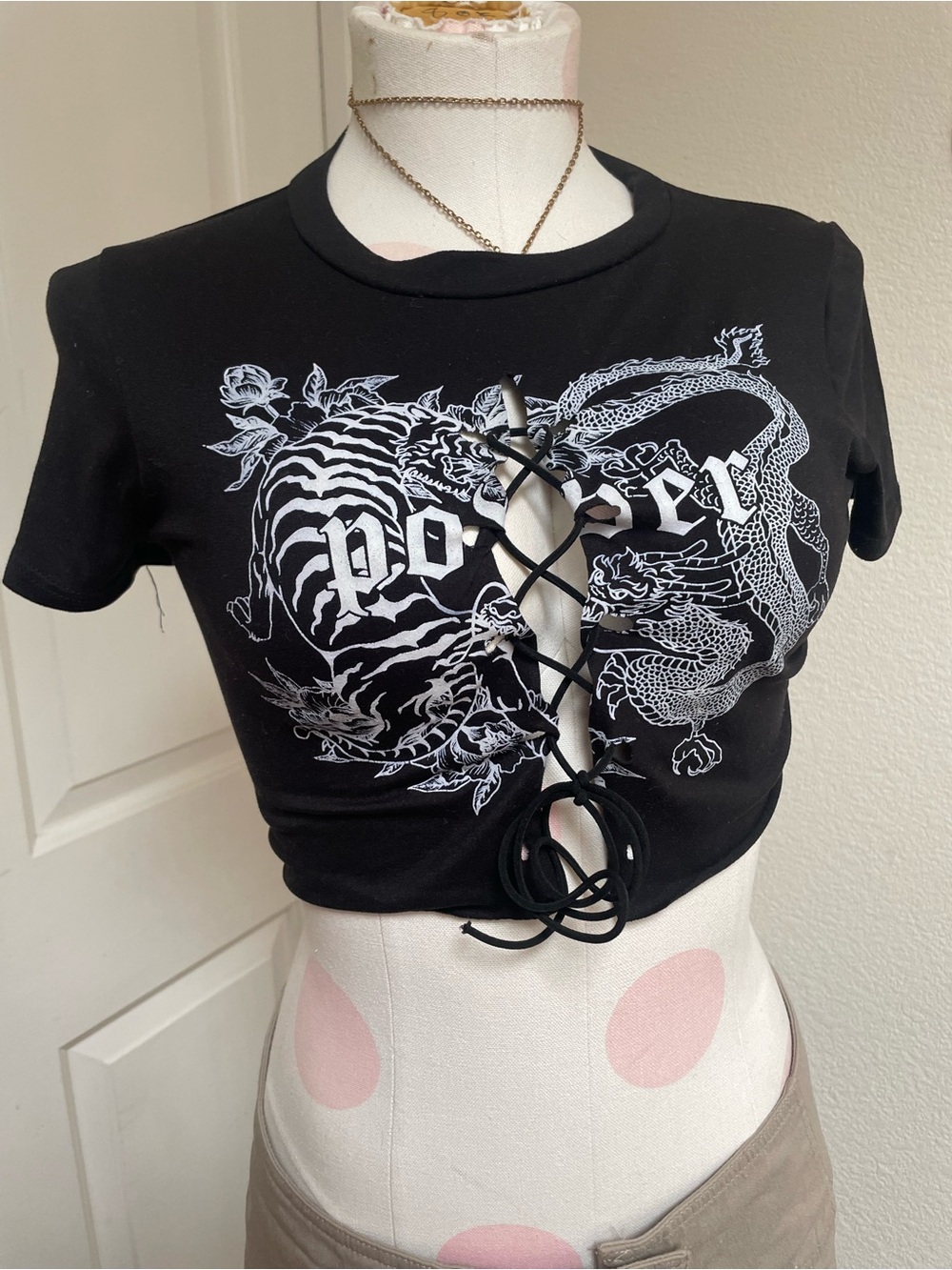 Black Lace-Up Reptile Graphic Crop Top - 90s Edgy Style